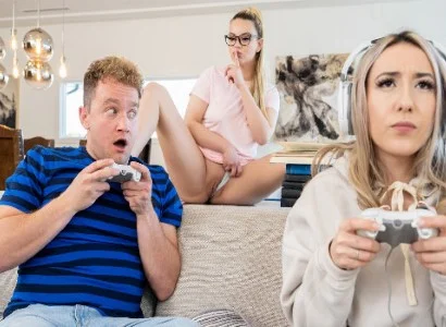 cô gái do ham game mà bị bạn thân chiếm mất người yêu